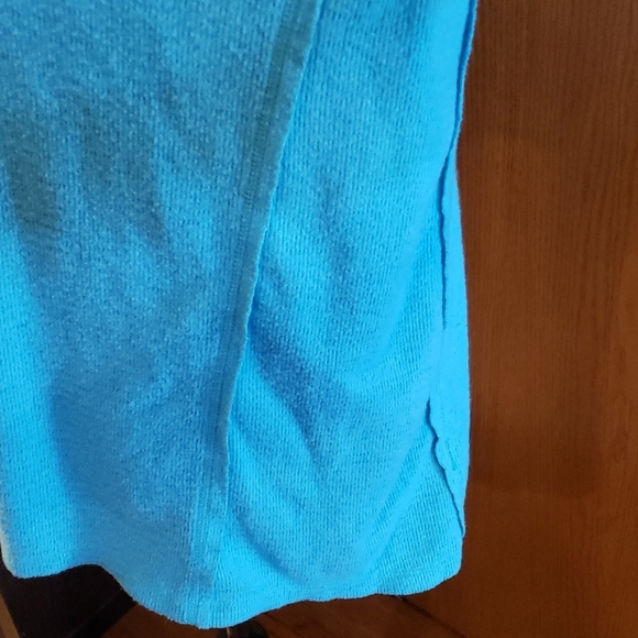 Wildfox soft turquoise v-neck pullover long sleeve - Picture 4 of 7